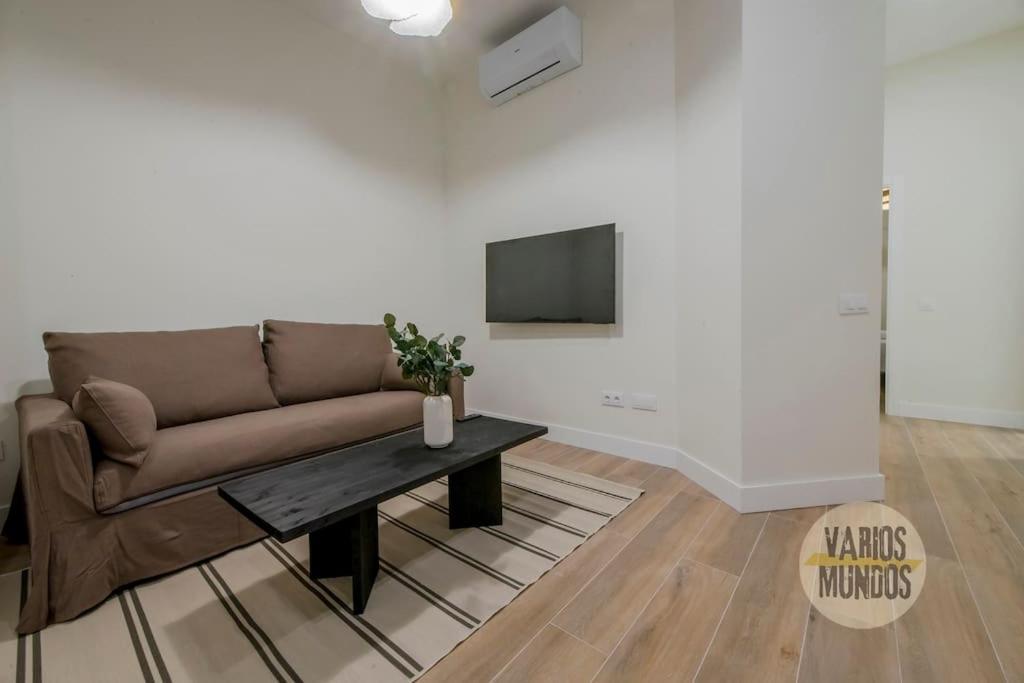 Cool Y Centrico Apt 6Px En Plena Plaza Del Carmen E2 Madrid Exterior photo